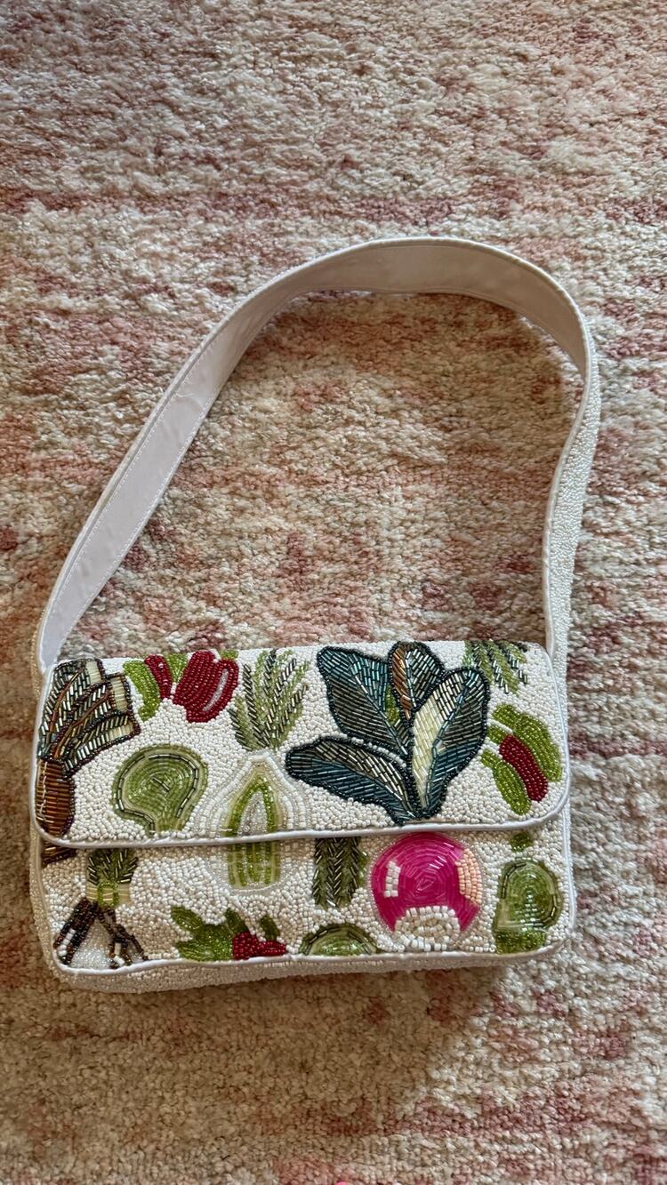 VIRAL MARSHALLS/TJ MAXX BEADED BAG VEGETABLES